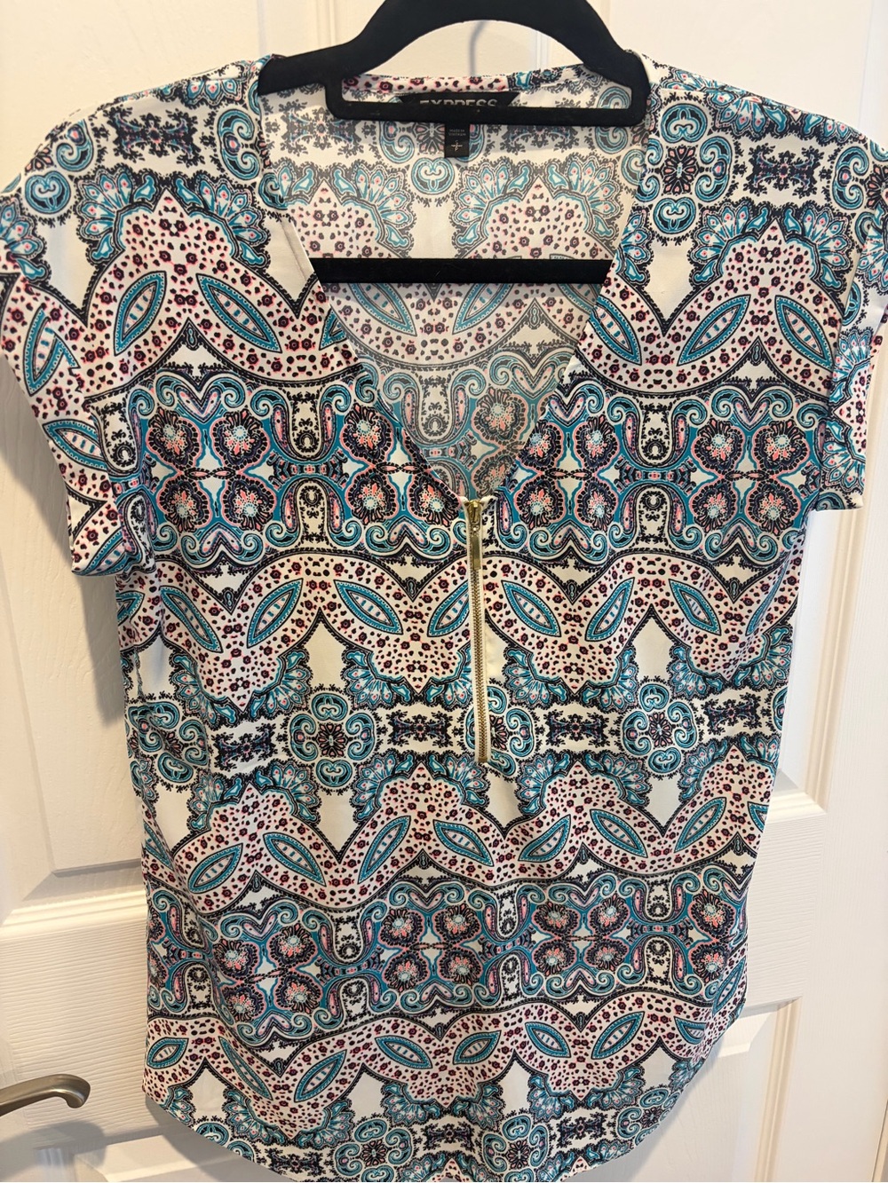 EXPRESS TOP - Picture 3 of 4